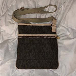 michael kors logo crossbody